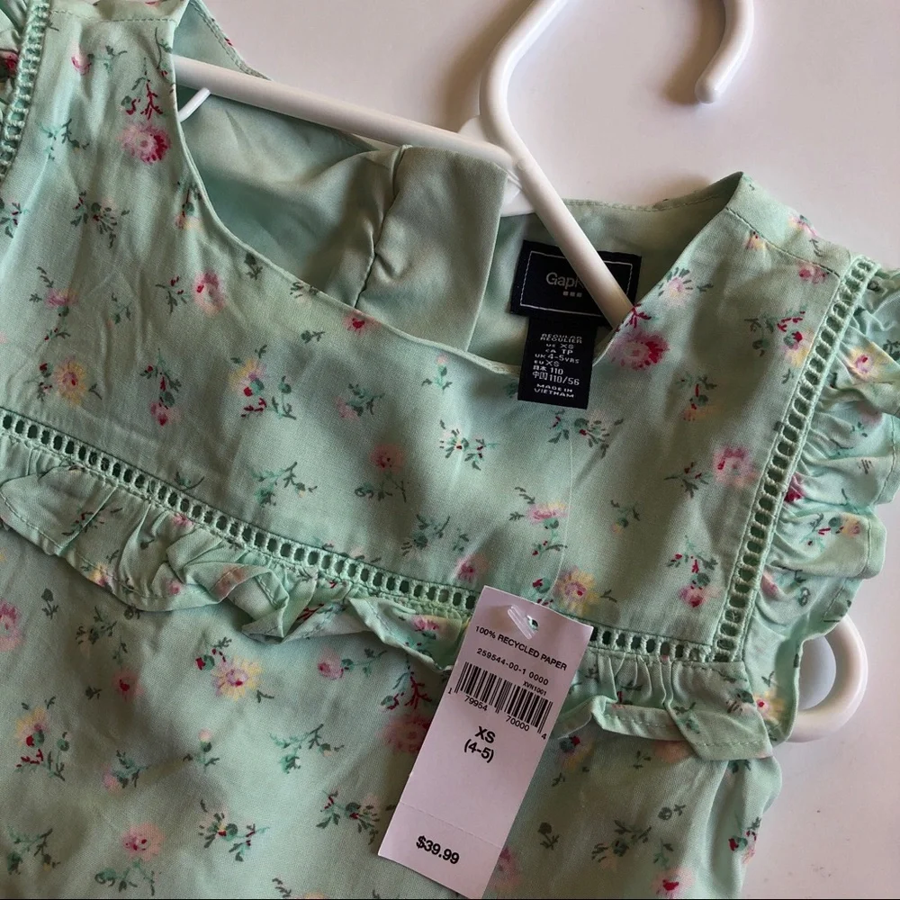 GAP mint green